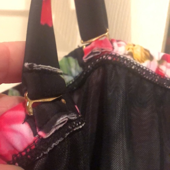 Gloria Vanderbilt size 14 Floral Swim Top. Removable/Adjustable Straps - Picture 4 of 5